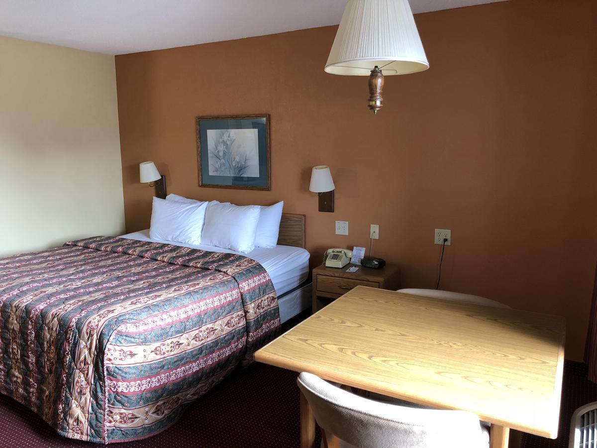 Old Towne Motel Westby Екстер'єр фото