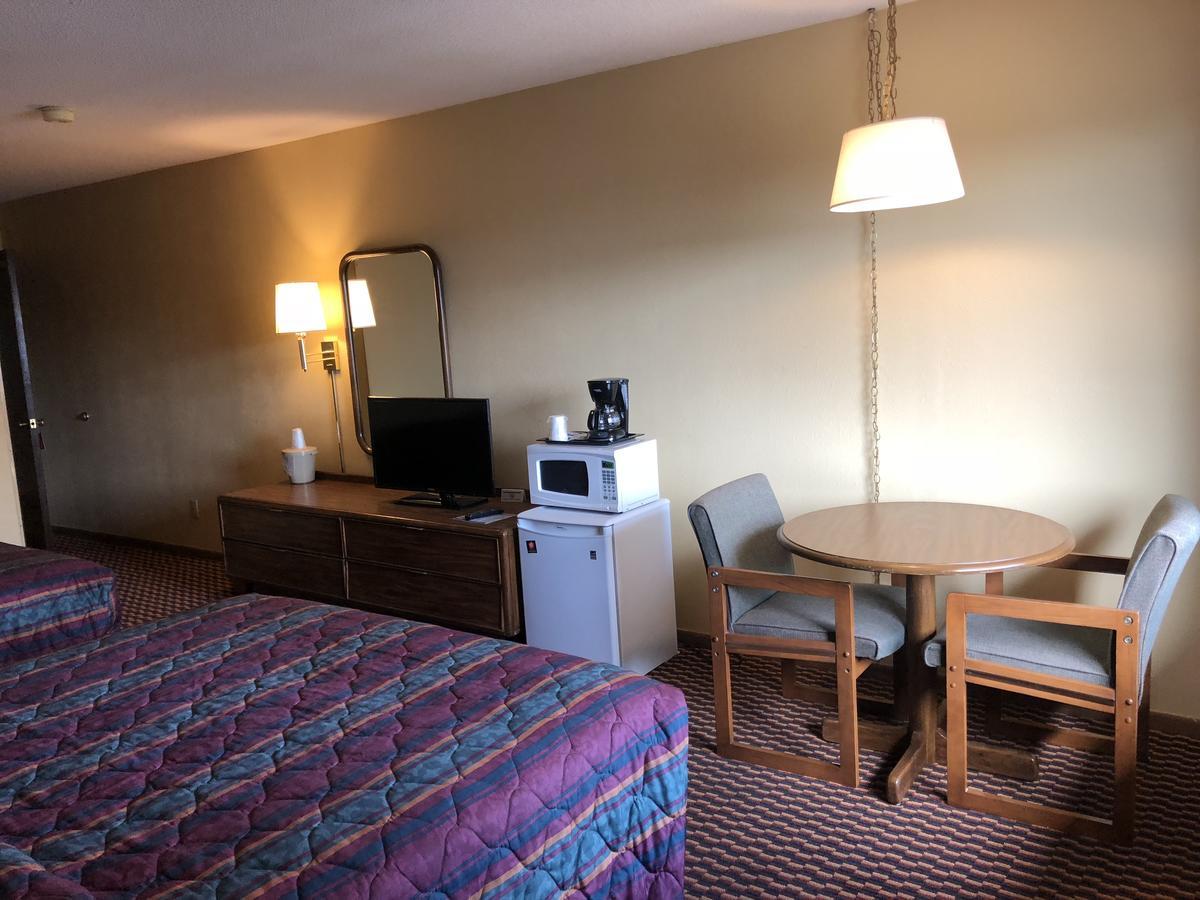 Old Towne Motel Westby Екстер'єр фото