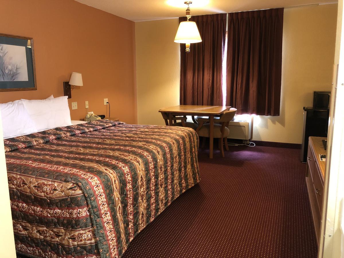 Old Towne Motel Westby Екстер'єр фото