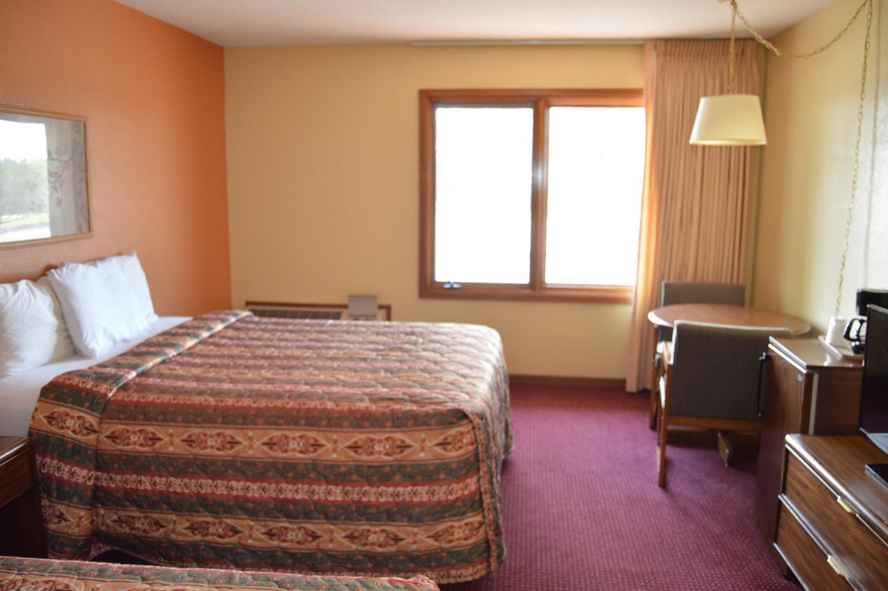 Old Towne Motel Westby Екстер'єр фото